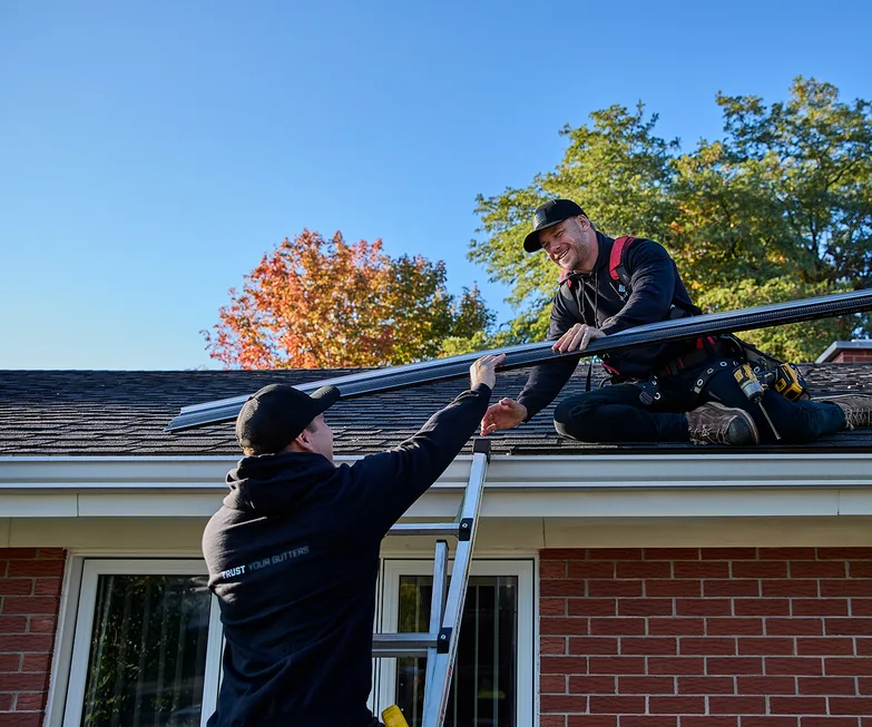 Installation de gouttières adaptée à votre maison par notre équipe locale